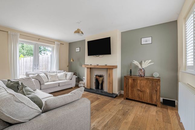 10, Sandhills Lane, Surrey photo 2