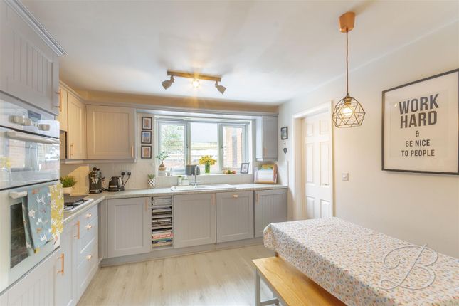 34, Swifts View, Nottingham photo 2