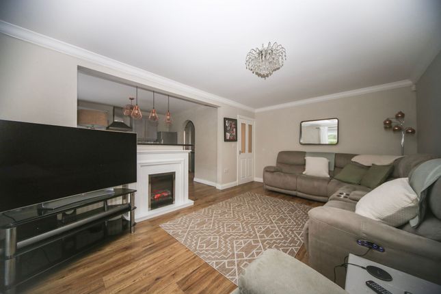 52 Fairman Drive, Wigan photo 2