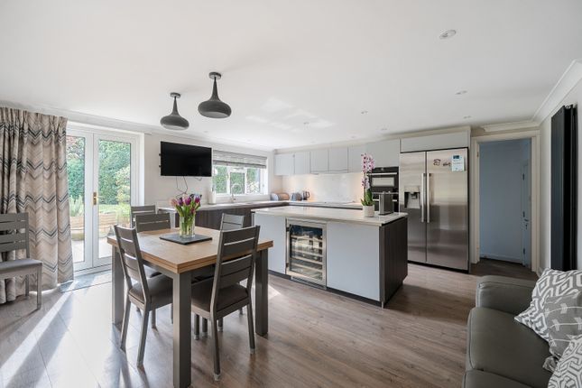 Willow House,, Pine Walk, East Horsley photo 4