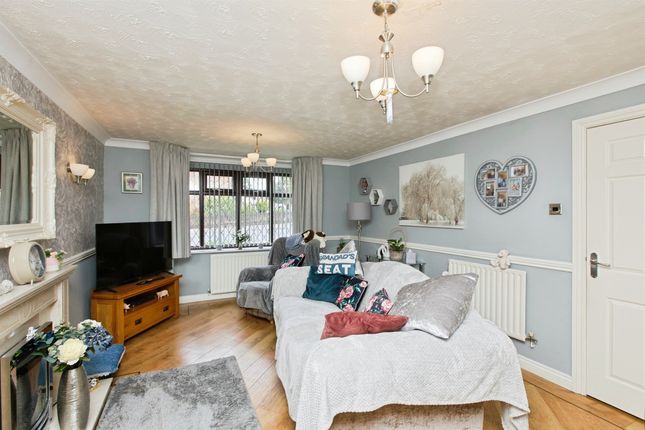 8, Leominster Drive, Derby photo 4
