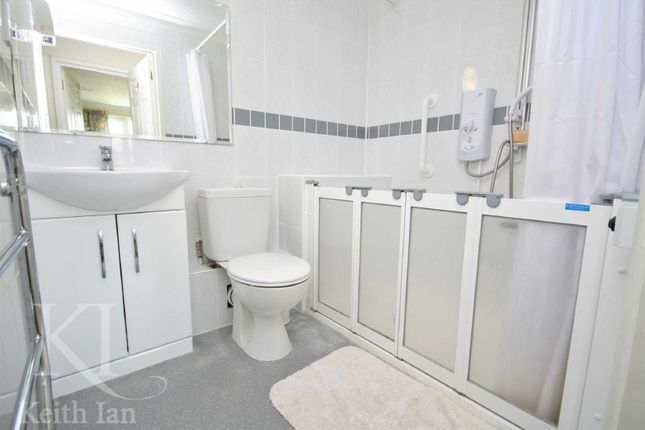 Flat for sale in Turners Hill, Cheshunt, Waltham Cross