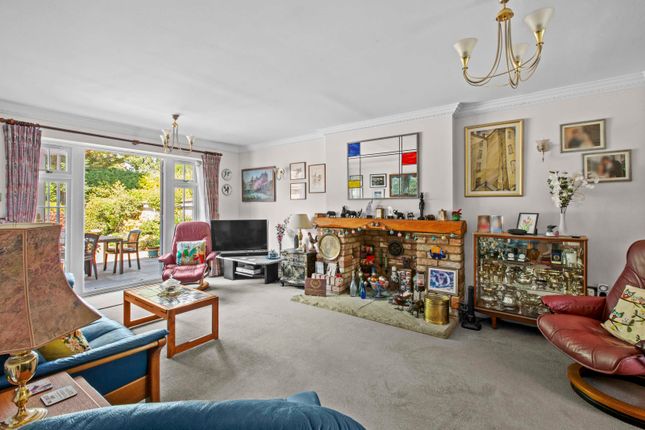 10, Saxon Close, Amersham photo 4