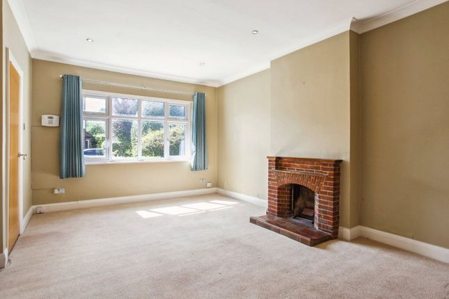 42, Langley Way, Hertfordshire photo 3