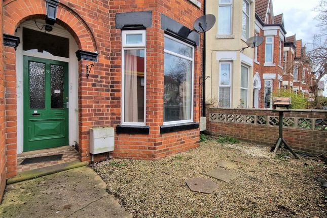 Thumbnail Flat for sale in Cliff Road, Hornsea