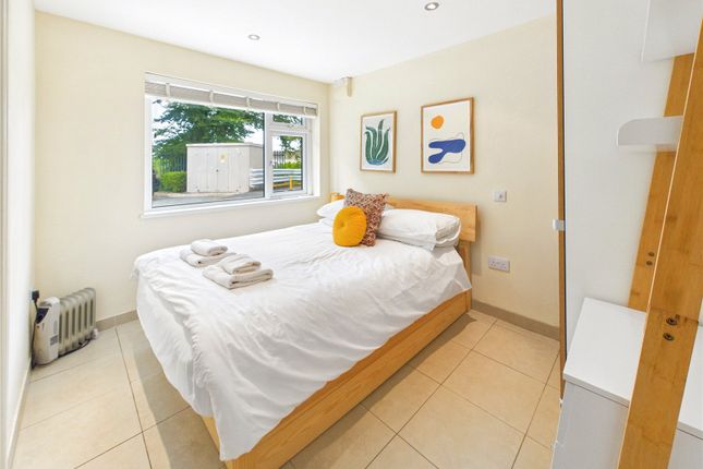 8, Croft Court, Pembrokeshire photo 4
