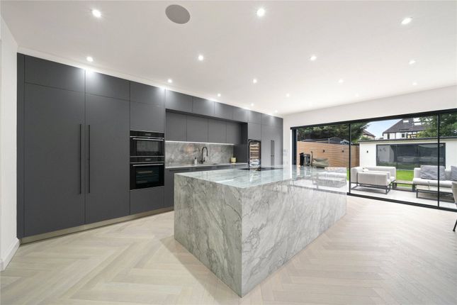 57, Couchmore Avenue, Surrey photo 3