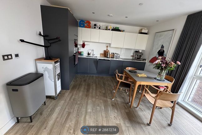 Murdoch Court Rookwood Way, London photo 2