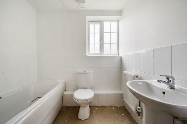 Flat for sale in Medhurst Way, Oxford