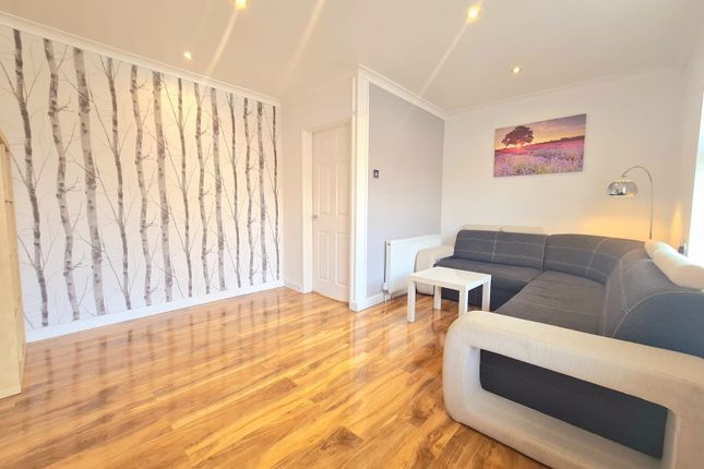 62, Castleton Road, London photo 4