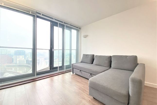 1 bed flat to rent in Neutron Tower, Blackwall Way, Canary Wharf E14