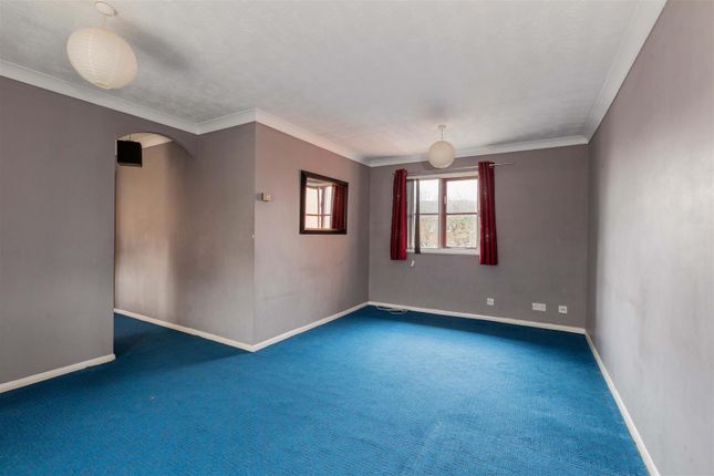 14, Flamborough Spur, Slough photo 2