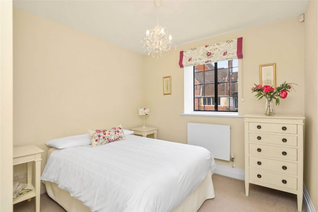 Flat for sale in Kings Drive, Midhurst