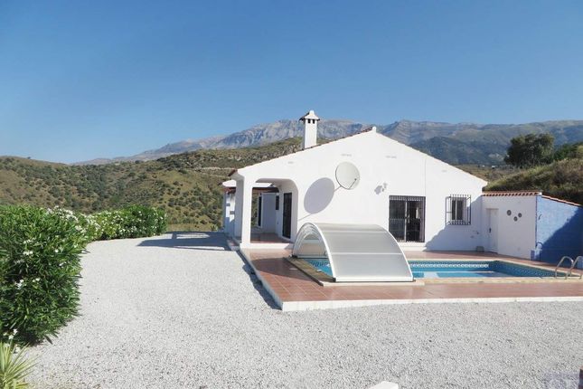 Town house for sale in Salares, Andalusia, Spain