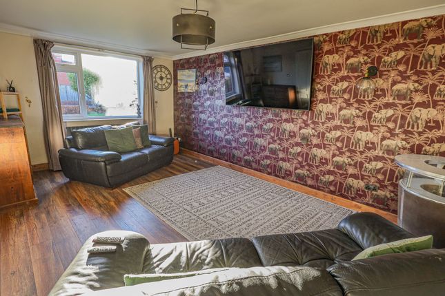 17 Rosedale Avenue, Morecambe photo 3
