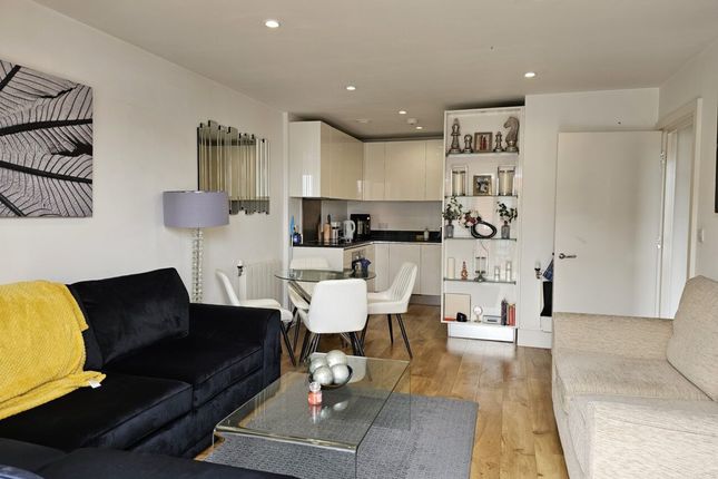 Flat to rent in Warehouse Court, No 1 Street, London