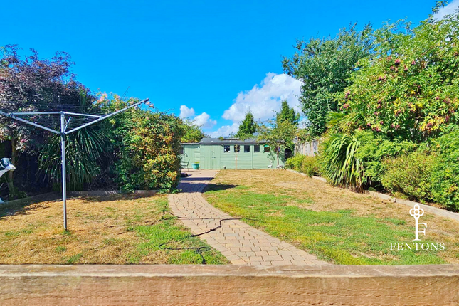 Caledonia, Chestnut Avenue, Kirby Cross photo 2