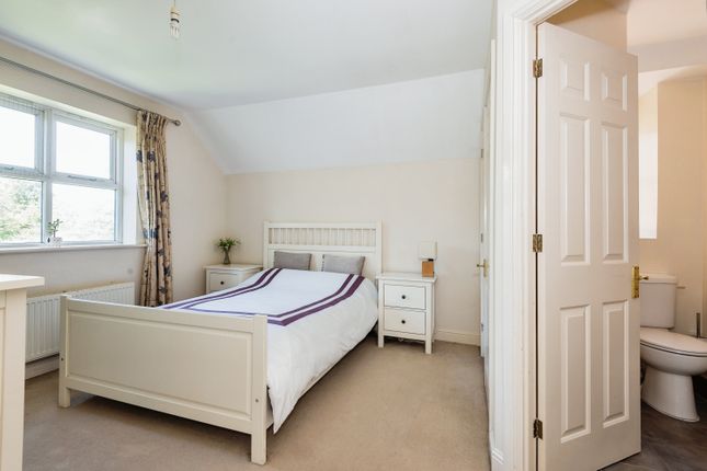 Flat for sale in Lyster Mews, Cobham, Surrey