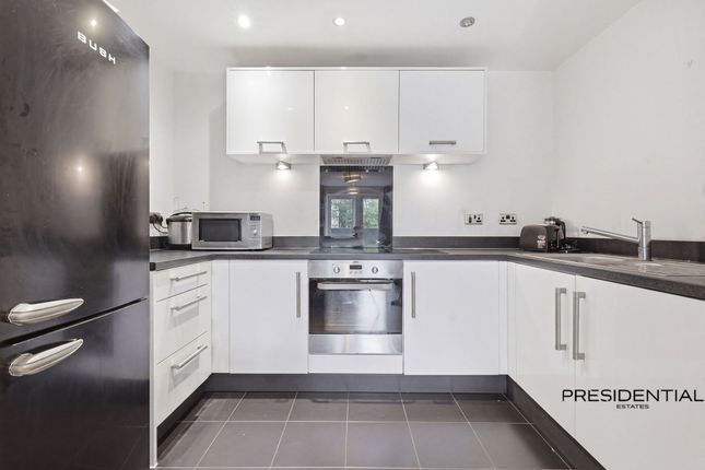 3 Shingly Place, Chingford photo 2