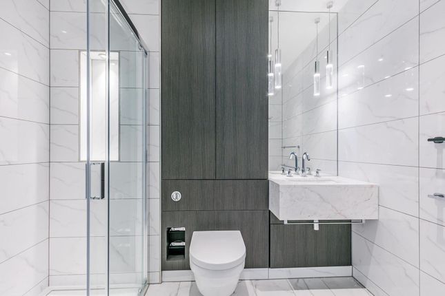 Apartment, Sovereign Court, London photo 3
