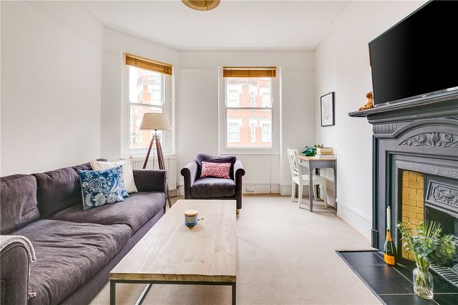 Flat to rent in Waldemar Avenue Mansions, Waldemar Avenue, Fulham, London