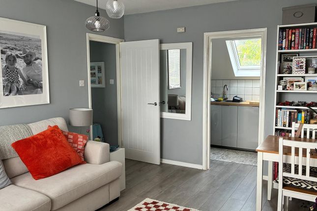 21, Windrush Court, High Wycombe photo 4