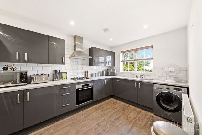 2, Windhill Close, Barnsley, photo 4