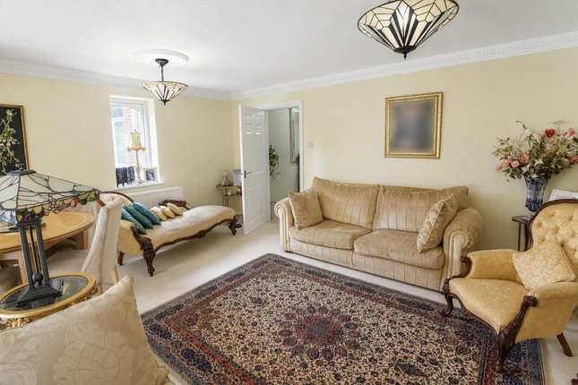 Flat 4, Fairways Court, Oldnall Road, Kidderminster photo 4