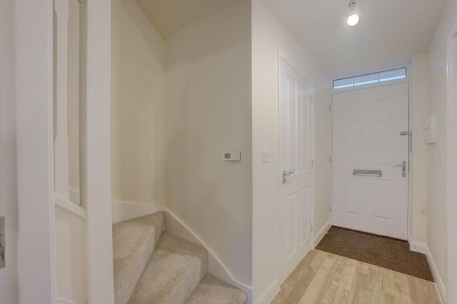 9, Whiteadder Way, Leicester photo 2