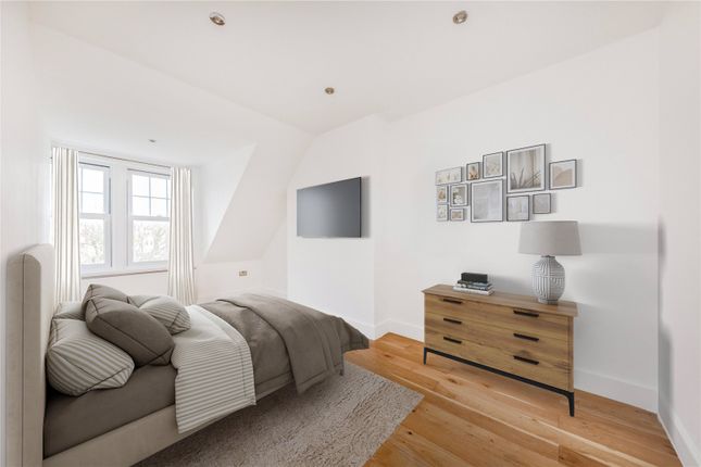 Flat for sale in Chatsworth Road, London