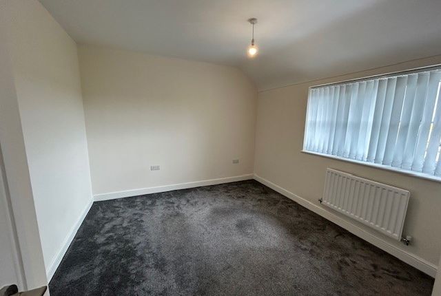 2, Ellesmere Port photo 4