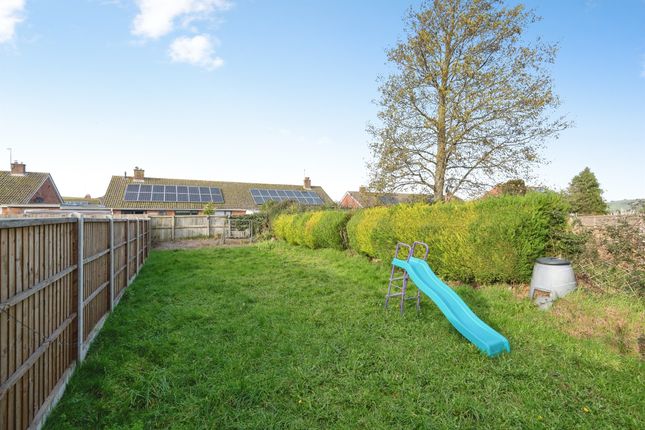 28, Whitecroft, Taunton photo 2