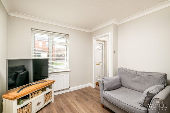 23 Foxglove Close, Rushden, Northamptonshire photo 4