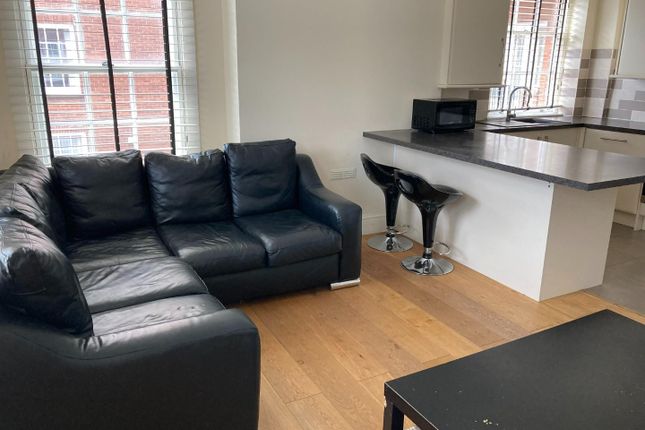 Flat to rent in Dunraven House, Westgate Street, Cardiff CF10
