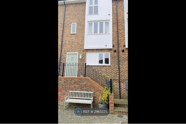 Medway Court, Aylesford photo 2