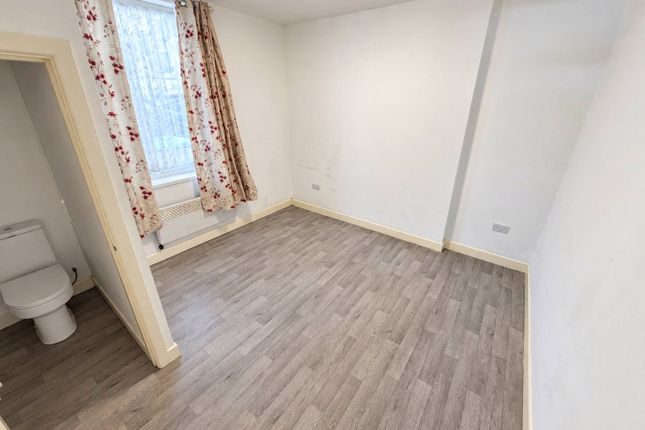 Flat 6, 2, Merridale Lane, Wolverhampton photo 2