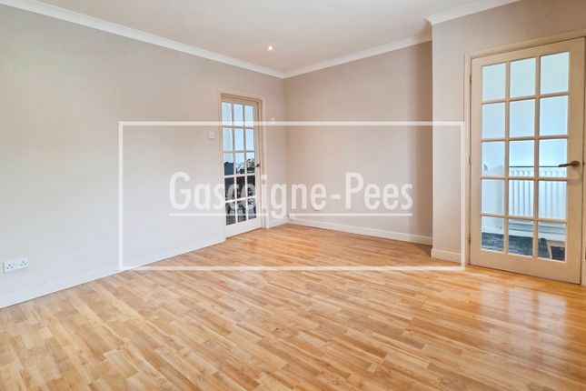 45, Guildford photo 4