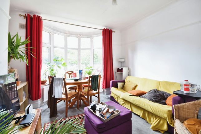 15, Hanover Crescent, Greater Manchester photo 3