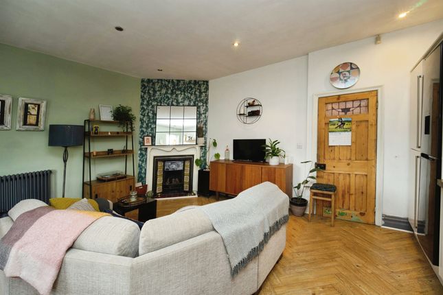 Apartment 2, 9, Bradford Road, Wakefield photo 4
