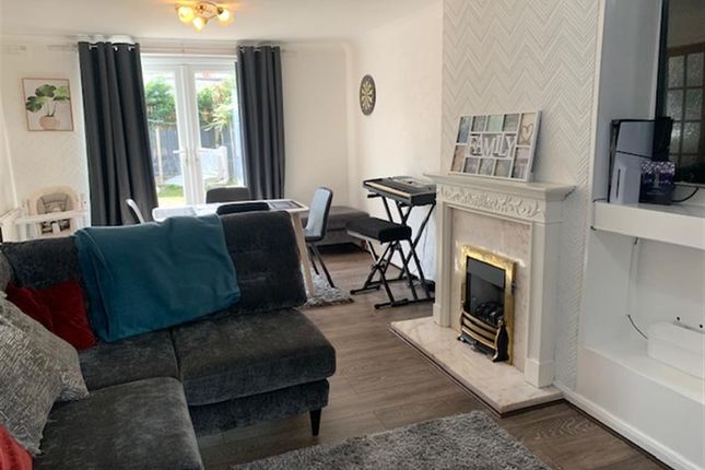 31, Murby Crescent, Nottingham photo 3
