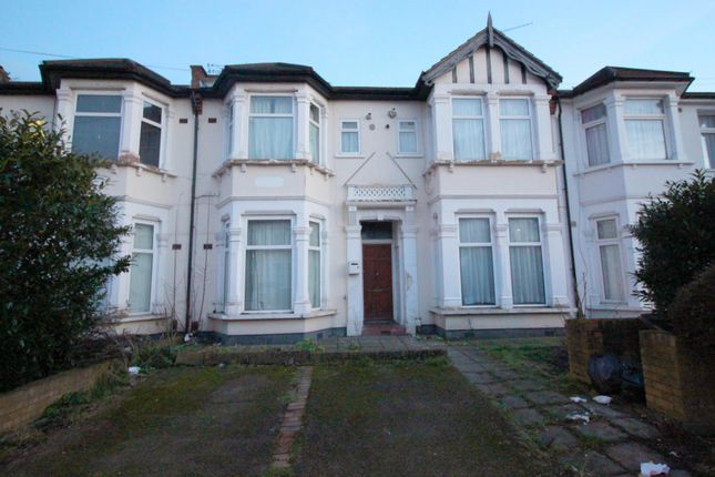 Thumbnail Flat to rent in Mayfair Avenue, Ilford, Essex