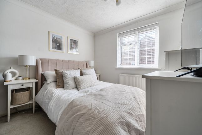 14, Downland Close, Southampton photo 4