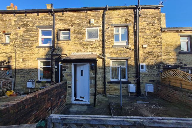 Thumbnail Flat to rent in Fartown, Pudsey, Leeds