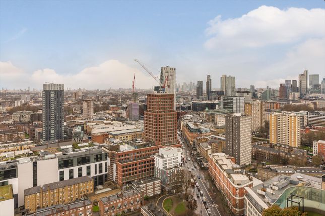 Flat for sale in 2702 Canaletto Tower, 257 City Road, London