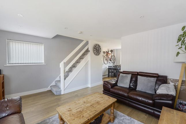 Riverhead Close, Allington photo 3