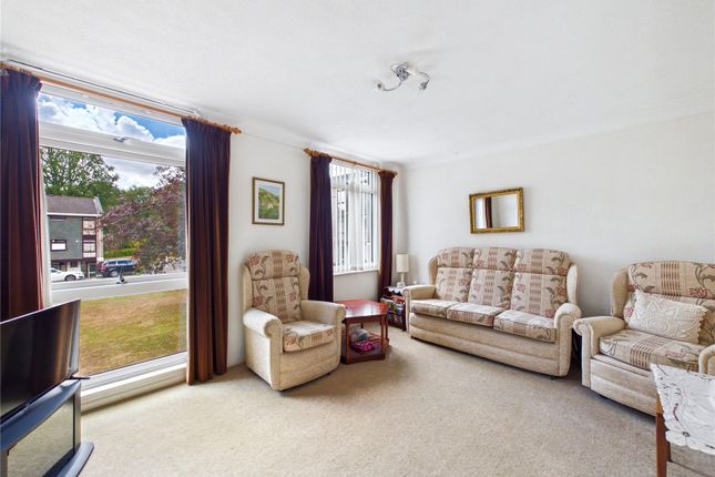 31, Sproughton Court, Ipswich photo 4