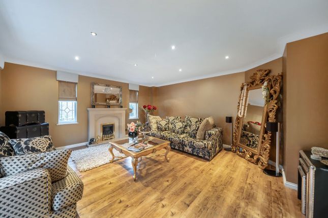1 Brunel Close, Romford photo 3