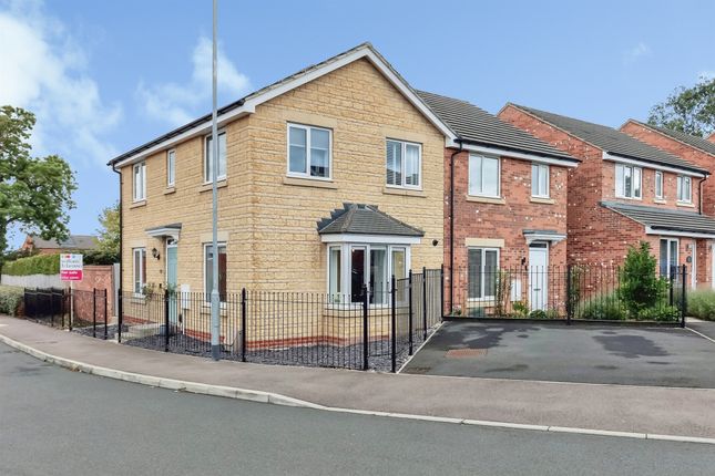 1, Red Kite Way, Wellingborough photo 4