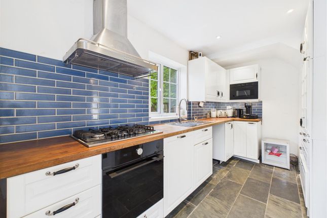 37, Douglas Road, Esher photo 4