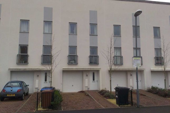 Thumbnail Town house to rent in Aviation Avenue, Hatfield